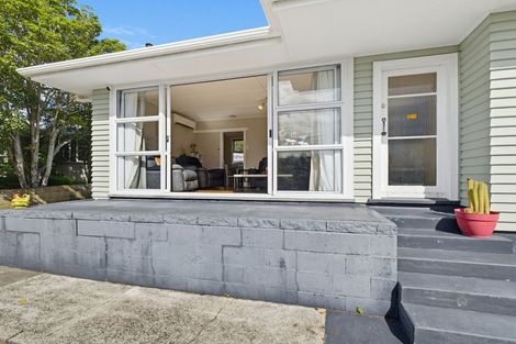 Photo of property in 4 Perth Place, Awapuni, Palmerston North, 4412