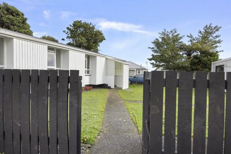 Photo of property in 6 Calgher Avenue, Waitara, 4320
