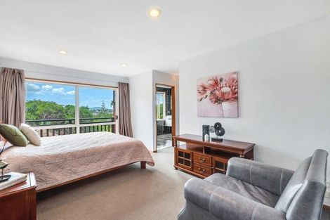 Photo of property in 16a Honeysuckle Lane, Mairangi Bay, Auckland, 0630