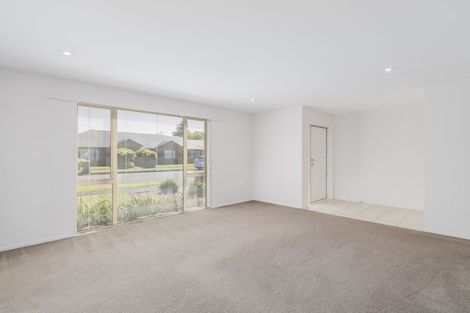 Photo of property in 3 Burbank Drive, Aidanfield, Christchurch, 8025