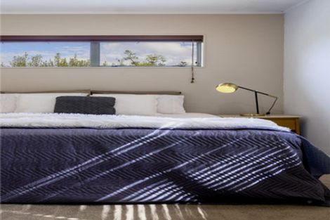 Photo of property in 2/8 Tallington Crescent, Torbay, Auckland, 0630