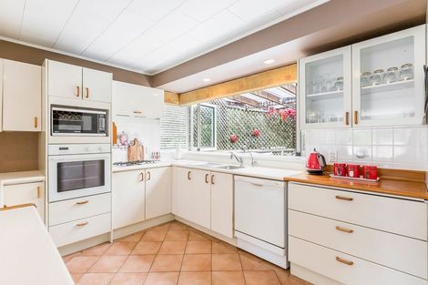 Photo of property in 25 Spinella Drive, Bayview, Auckland, 0629
