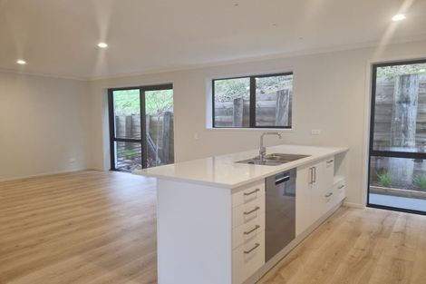 Photo of property in 52 Martingale Drive, Whitby, Porirua, 5024