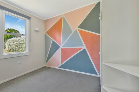 Photo of property in 9 Hursthouse Street, Vogeltown, New Plymouth, 4310