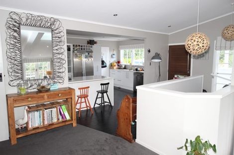 Photo of property in 11 River Road, Red Beach, 0932