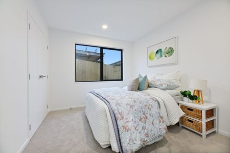 Photo of property in 1/42 Woodside Road, Massey, Auckland, 0614