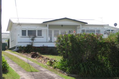 Photo of property in 67 Cliff View Drive, Green Bay, Auckland, 0604