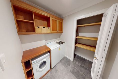 Photo of property in 25u7 Thane Road, Roseneath, Wellington, 6011