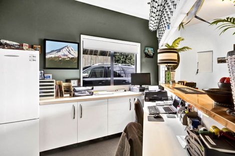 Photo of property in Headlands Opunake, 32 Fox Street, Opunake, 4616