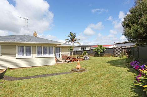Photo of property in 18 Saint Johns Avenue, Tuakau, 2121