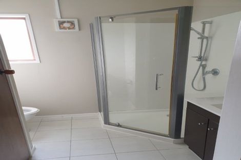Photo of property in 72 Prince Regent Drive, Half Moon Bay, Auckland, 2012