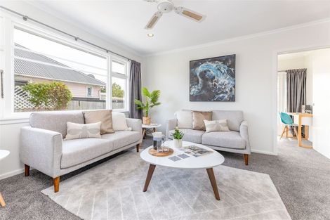 Photo of property in 215 Breezes Road, Aranui, Christchurch, 8061