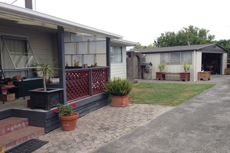 Photo of property in 24 Hillcrest Drive, Kelvin Grove, Palmerston North, 4414