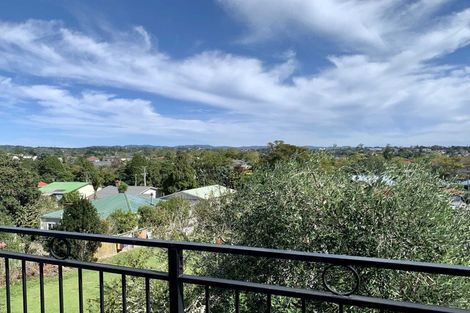 Photo of property in 10/6 Islington Avenue, New Lynn, Auckland, 0600