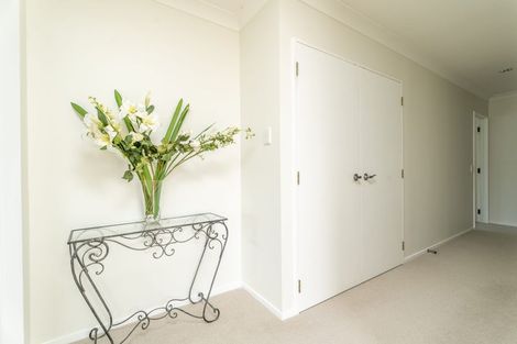 Photo of property in 17 Crown Hill, Paraparaumu, 5032