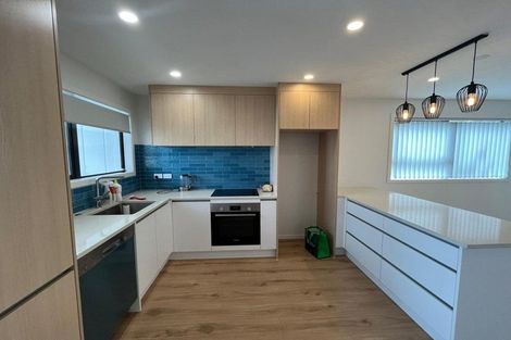 Photo of property in 2/28 Croydon Road, New Lynn, Auckland, 0600