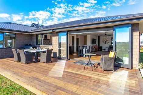 Photo of property in 4 Manatu Close, Whangamata, 3691