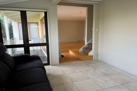 Photo of property in 15 Sunnynook Road, Forrest Hill, Auckland, 0620