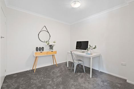 Photo of property in 219a Tukapa Street, Westown, New Plymouth, 4310