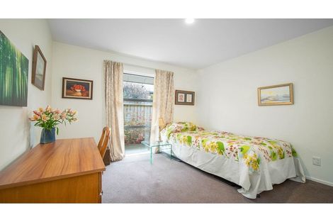 Photo of property in 4 The Oval, Hillmorton, Christchurch, 8024