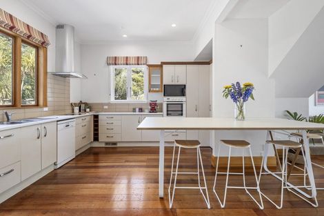 Photo of property in 107-109 Muritai Road, Eastbourne, Lower Hutt, 5013