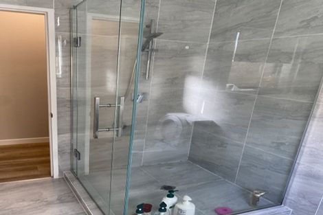 Photo of property in 2 Creggan Crescent, Flat Bush, Auckland, 2019