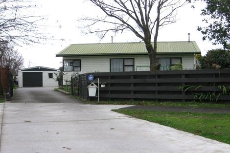 Photo of property in 18 Suzanne Grove, Kelvin Grove, Palmerston North, 4414