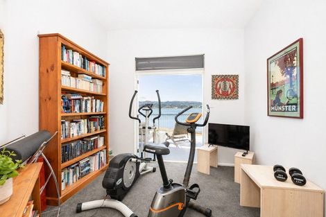 Photo of property in 85 Paremata Road, Paremata, Porirua, 5024