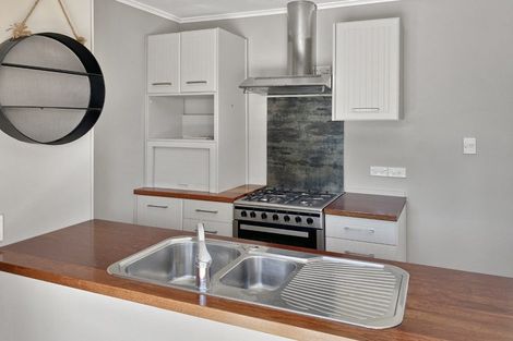 Photo of property in 173 Vipond Road, Stanmore Bay, Whangaparaoa, 0932