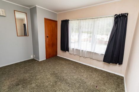 Photo of property in 11 Eldon Grove, Taita, Lower Hutt, 5019