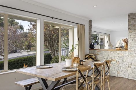 Photo of property in 1 Orlando Close, Frankleigh Park, New Plymouth, 4310