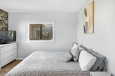 Photo of property in 24 Coates Street, Westport, 7825