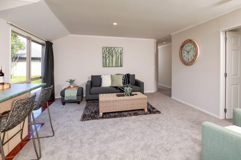 Photo of property in 4 Holford Place, Huntington, Hamilton, 3210