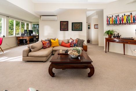 Photo of property in 46 Fortification Road, Karaka Bays, Wellington, 6022