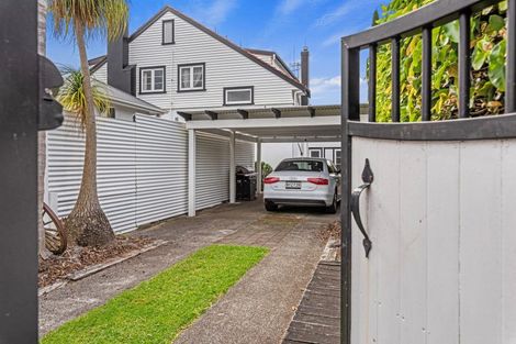 Photo of property in 15 Williams Street, Tauranga, 3110