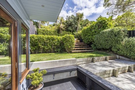 Photo of property in 22 Tai Paku Paku Road, Karaka Bays, Wellington, 6022