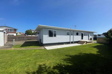 Photo of property in 6 Camellia Avenue, Bell Block, New Plymouth, 4312
