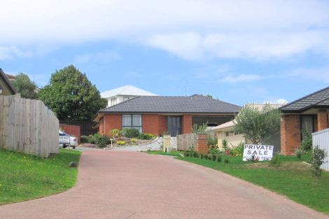 Photo of property in 33 Nimstedt Avenue, Oteha, Auckland, 0632