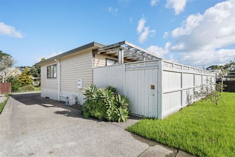 Photo of property in 1/39 Langton Road, Stanmore Bay, Whangaparaoa, 0932