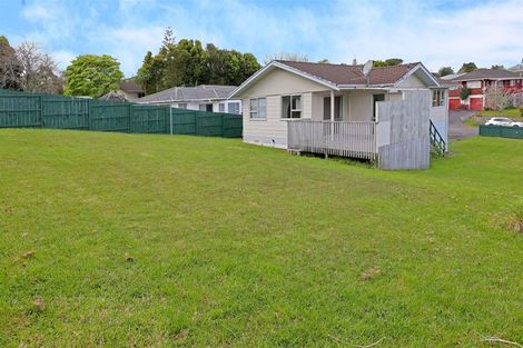 Photo of property in 54 Donovan Avenue, Massey, Auckland, 0614