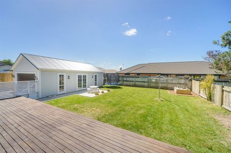 Photo of property in 17 Perrin Place, Kelvin Grove, Palmerston North, 4414
