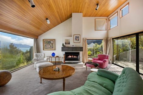 Photo of property in 9 Wakatipu Heights, Queenstown, 9300
