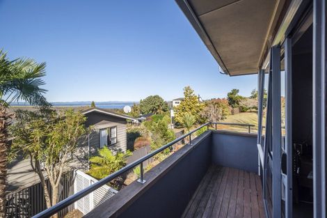 Photo of property in 8 Brunette Drive, Acacia Bay, Taupo, 3330