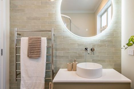 Photo of property in 70b Heretaunga Square, Silverstream, Upper Hutt, 5019