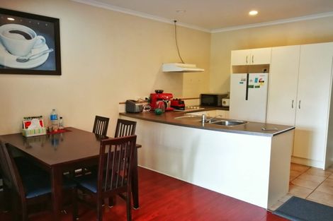 Photo of property in Tuscany Towers, 83/1 Ambrico Place, New Lynn, Auckland, 0600