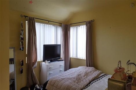 Photo of property in 9g View Road, Glenfield, Auckland, 0627