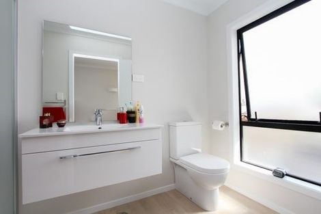 Photo of property in 28u2 Mahoe Street, Melville, Hamilton, 3206