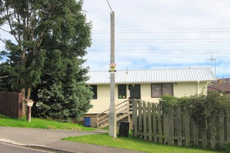 Photo of property in 39 Lilburn Crescent, Massey, Auckland, 0614