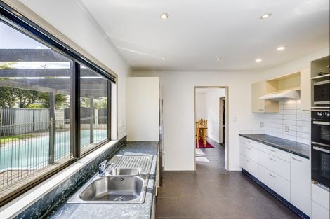 Photo of property in 14 Bassett Place, Taradale, Napier, 4112