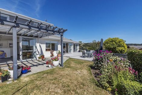 Photo of property in 2 Musket Lane, Whitby, Porirua, 5024